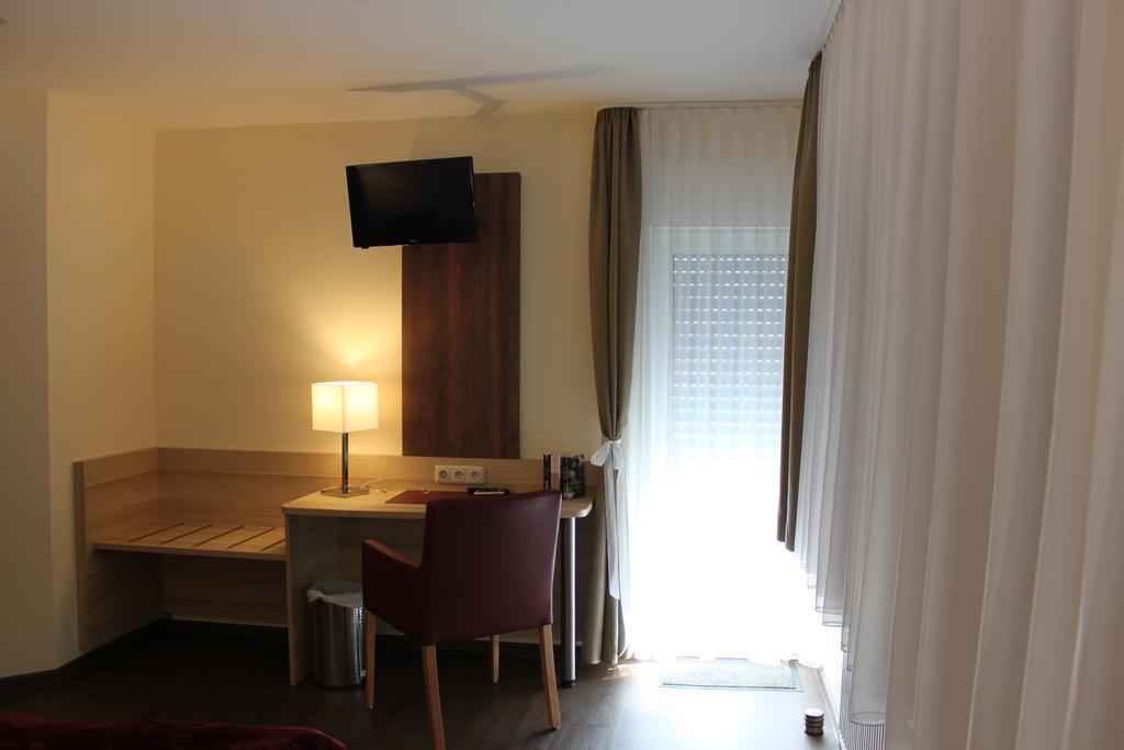 Gastehaus Anton Hotel โอเบอร์อูร์เซิล ภายนอก รูปภาพ