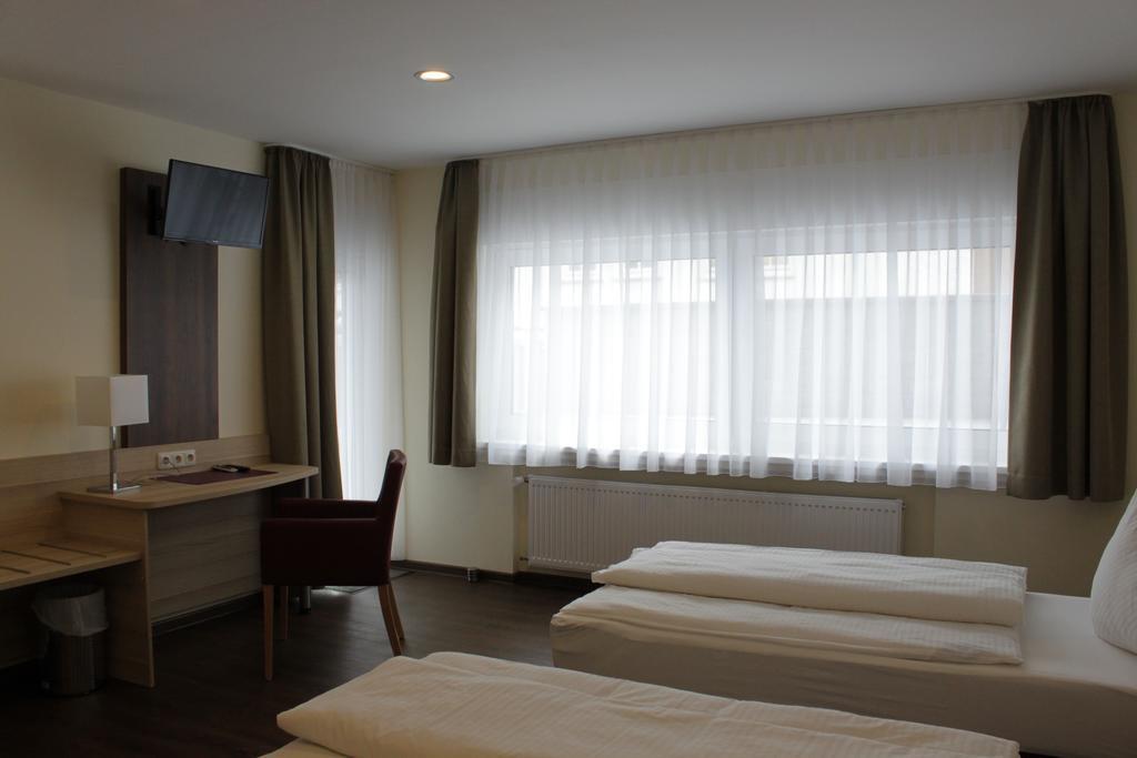 Gastehaus Anton Hotel โอเบอร์อูร์เซิล ภายนอก รูปภาพ