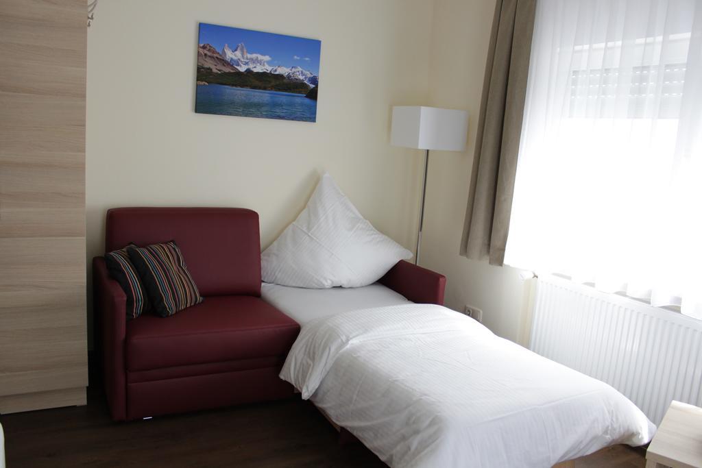 Gastehaus Anton Hotel โอเบอร์อูร์เซิล ภายนอก รูปภาพ